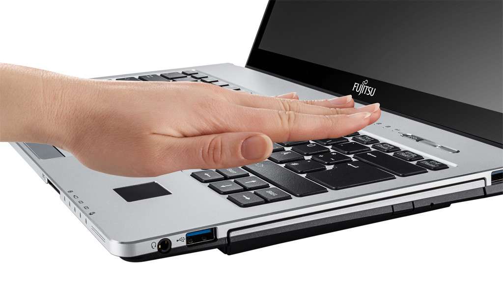 Fujitsu LifeBook S935: Szybki, długoterminowy notebook w teście